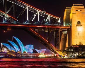 Sydney by Night Private Tour - the original and the best Sydney night tour. This tour stops at all best vantage points to view and photograph Sydney at night. Stop at Harry's Cafe De Wheels at Woolloomooloo and enjoy visiting the best pubs in The Rocks, Sydney.